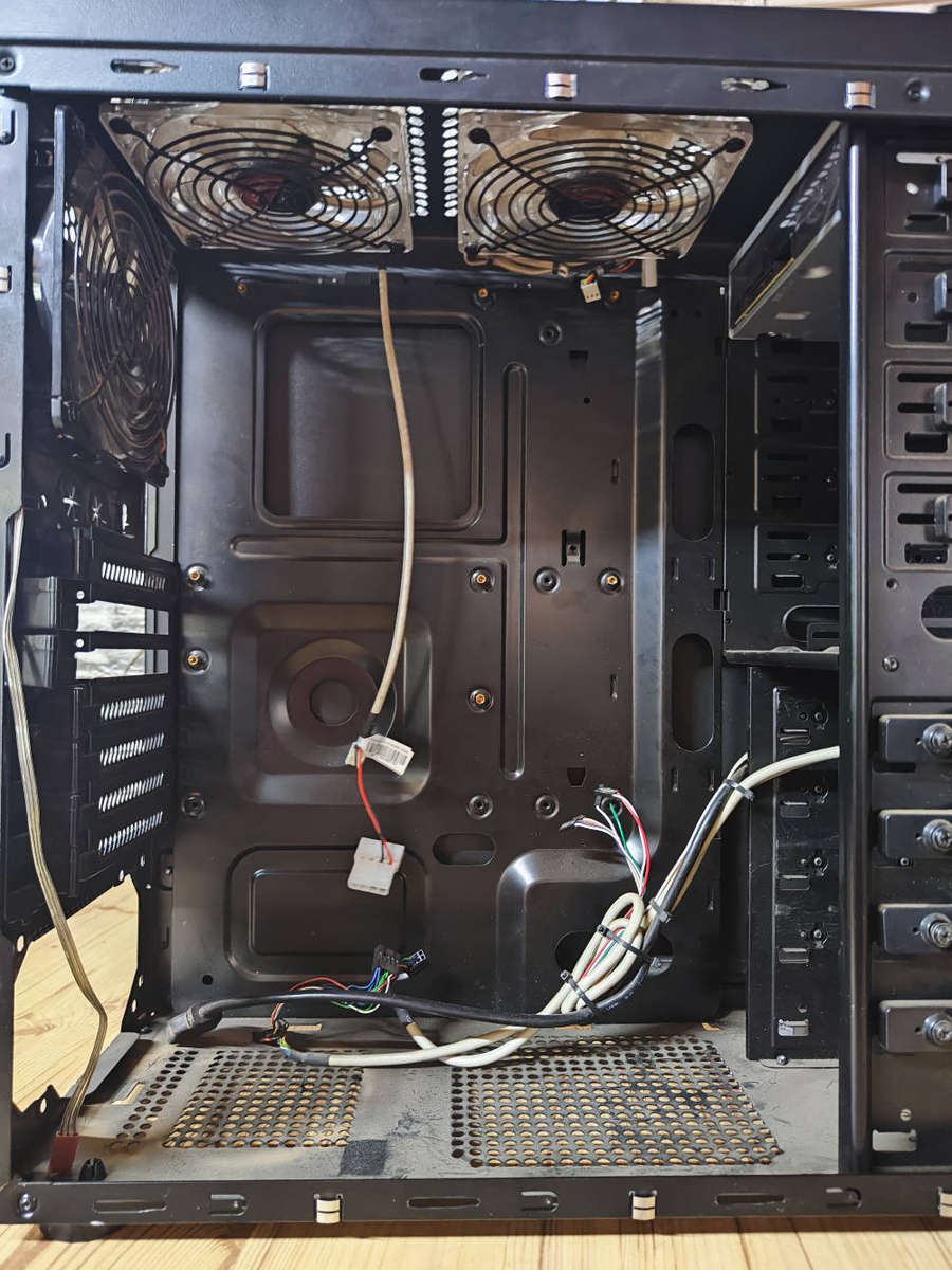 Aspire Gaming Case with 4 x 120mm Fans included