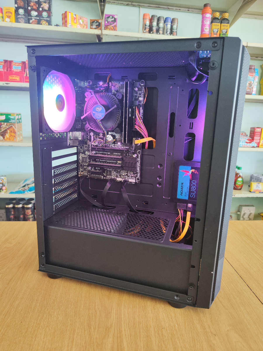 Intel core i7 PC**16GB Ram**500GB SSD**Gaming Aura Case**