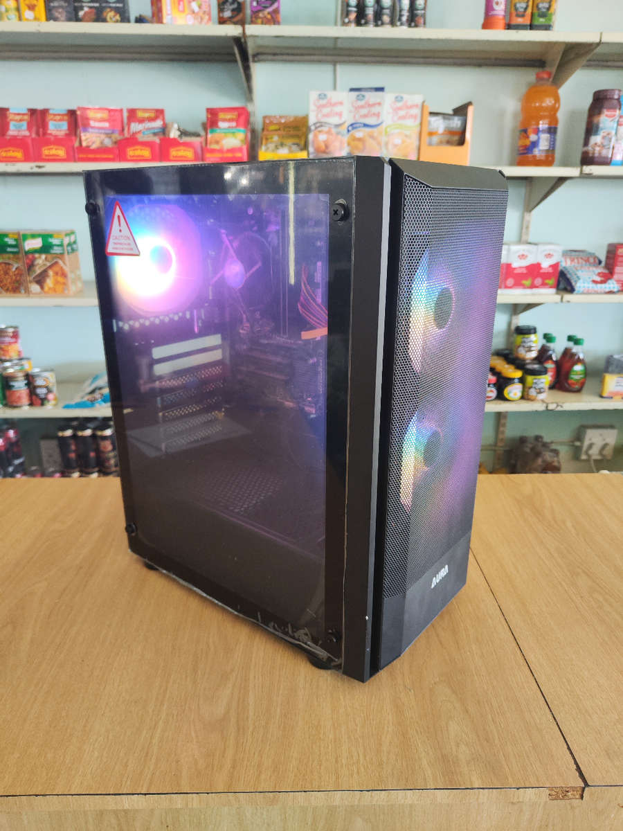 Intel core i7 PC**16GB Ram**500GB SSD**Gaming Aura Case**