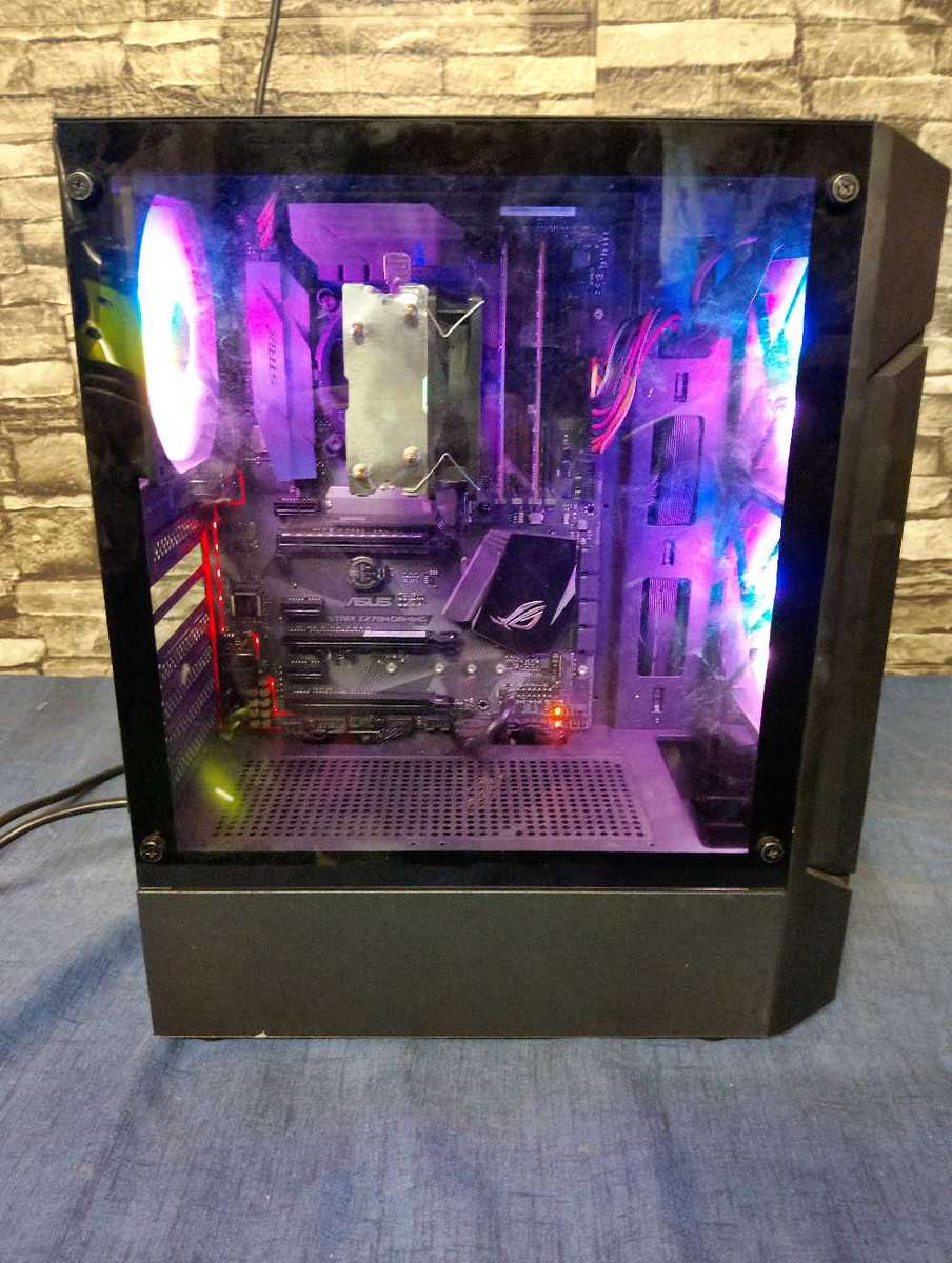 Intel core i7 7700 PC**16GB Ram**m.2/NVME 500GB SSD**Gaming Case