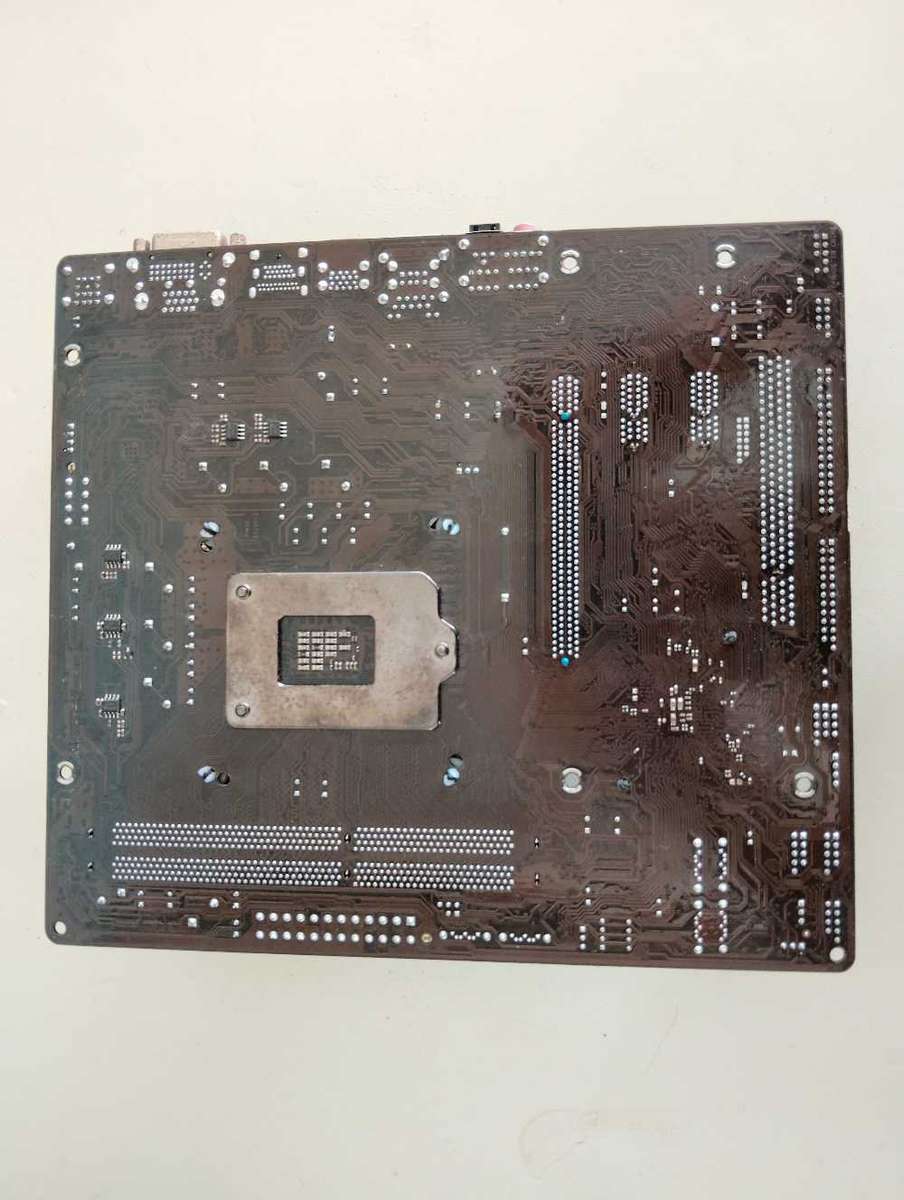 Intel Core i3 3240 Combo**ASRock z68m Motherboard**4GB DDR3 Ram**SATA port damaged