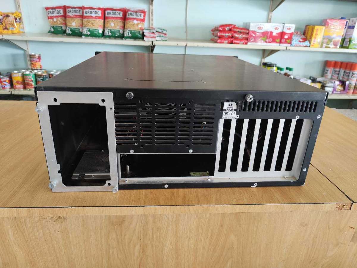 Lian Li Rack Mount Case**No HDD Caddy's**