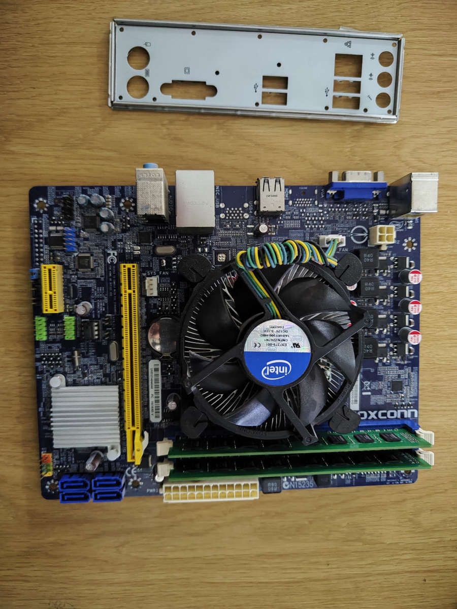Intel Core i3 3220 Combo**4GB Ram**Foxconn Board**