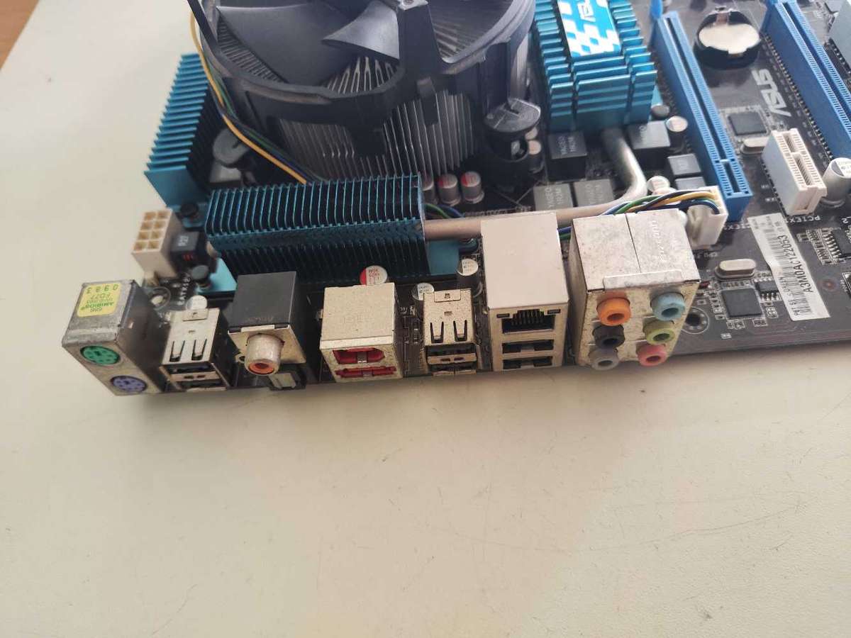 Intel core i7 Combo**12GB Ram**Asus P6T SE Motherboard