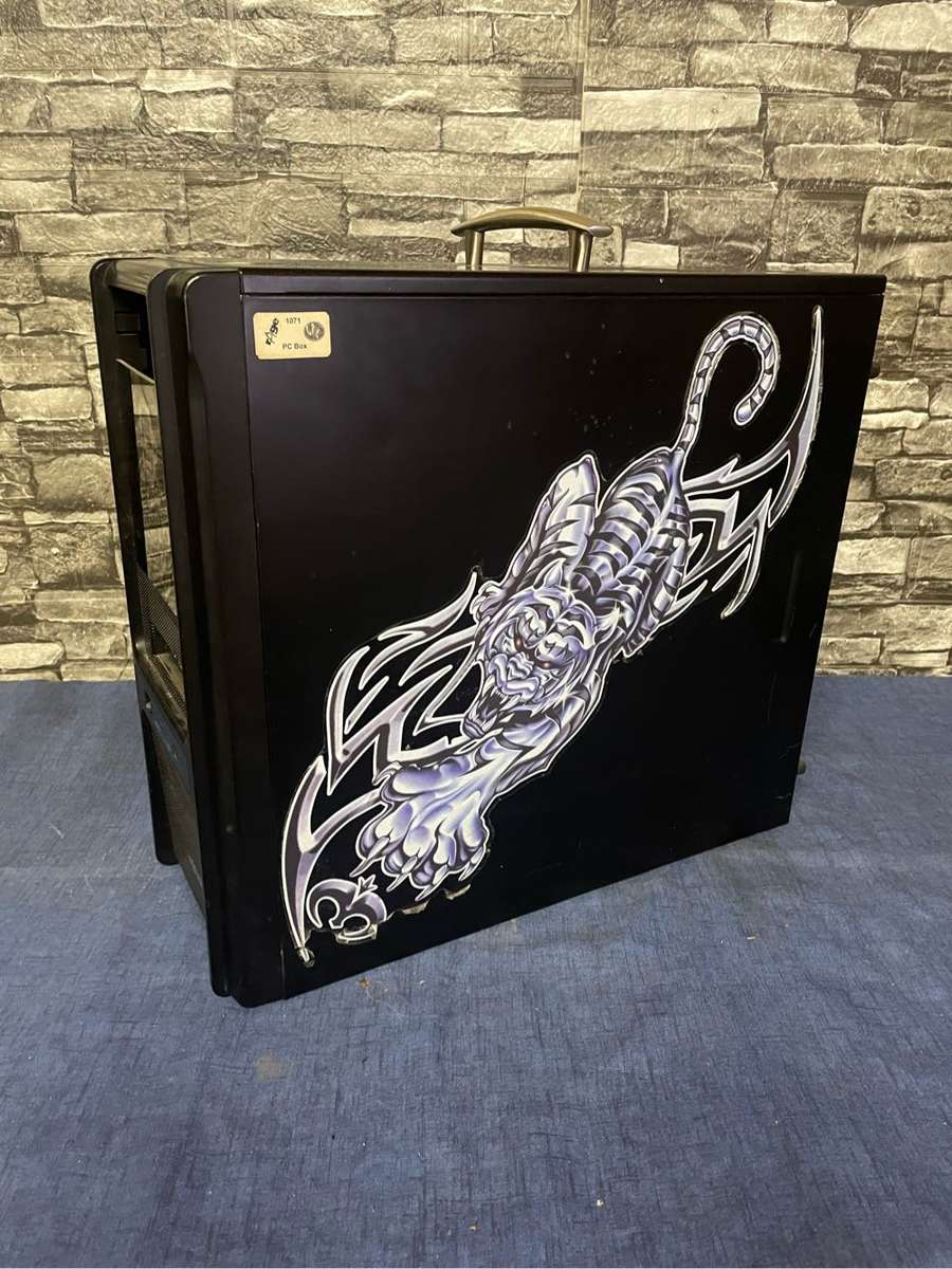 ikonik Cave Man Gaming Case**Power Buttom Cover Missing**