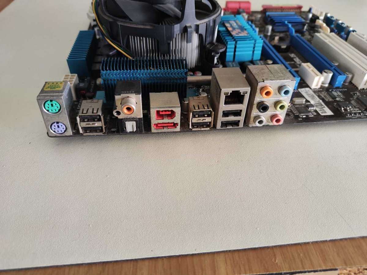 Intel core i7 Combo**12GB Ram**Asus P6T SE Motherboard