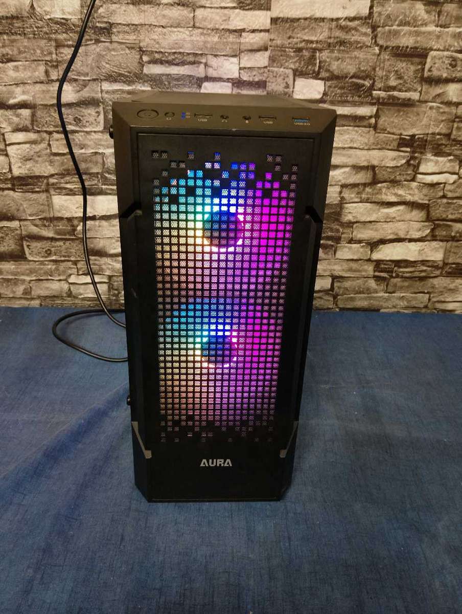 Intel core i7 7700 PC**16GB Ram**m.2/NVME 500GB SSD**Gaming Case