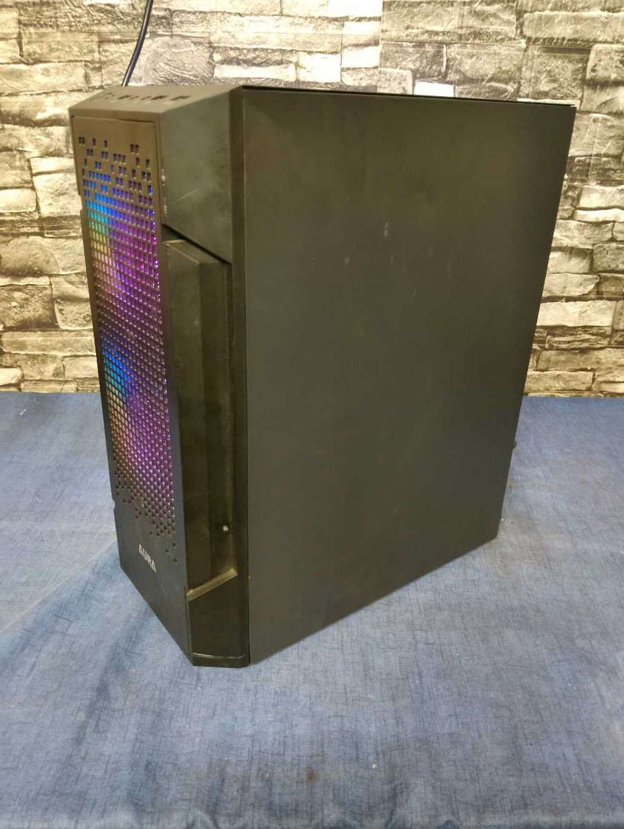 Intel core i7 7700 PC**16GB Ram**m.2/NVME 500GB SSD**Gaming Case
