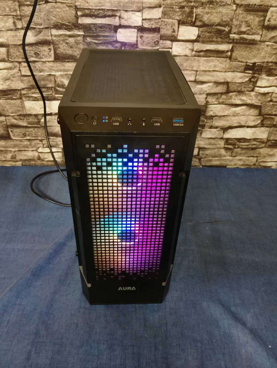 Intel core i7 7700 PC**16GB Ram**m.2/NVME 500GB SSD**Gaming Case