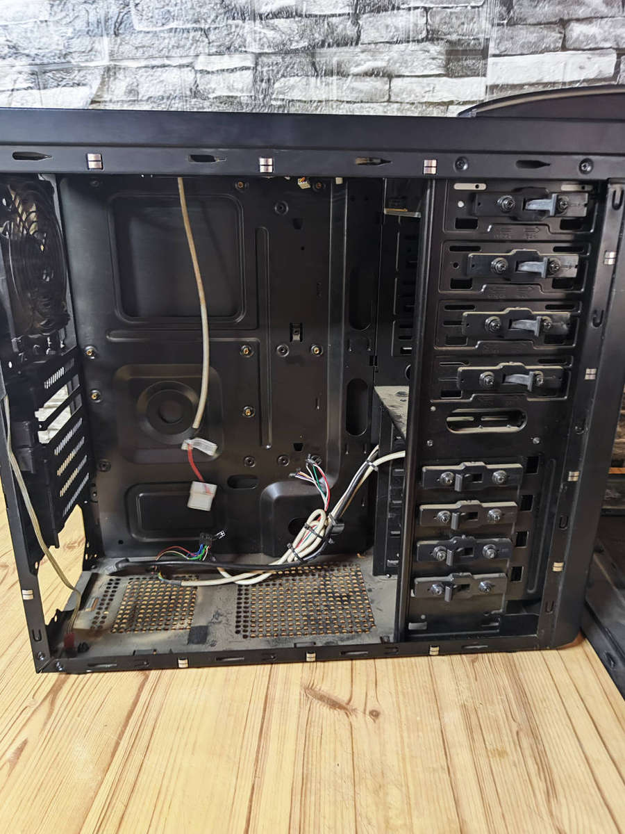 Aspire Gaming Case with 4 x 120mm Fans included