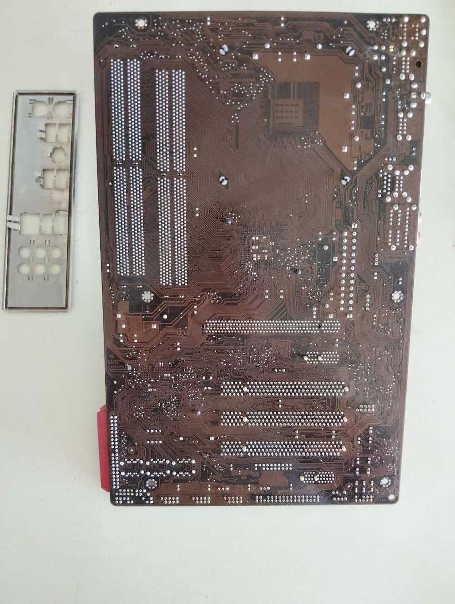 Core 2 Quad Q9400**2GB DDR2 Ram**Asus P5QLD Pro Motherboard