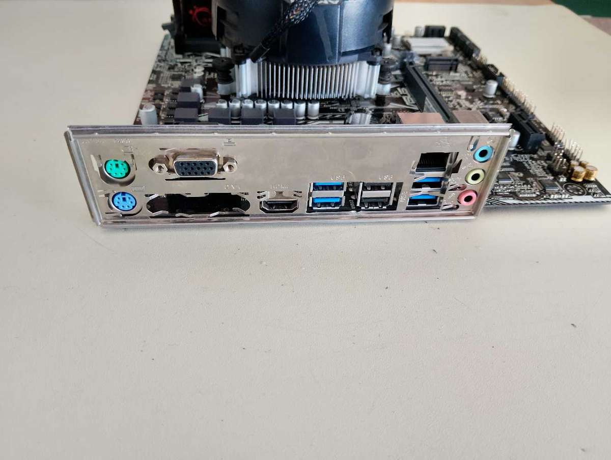 AMD Ryzen 3 Combo**Asus Prime Board**GSkill 3000MHz 8GB DDR4 Ram