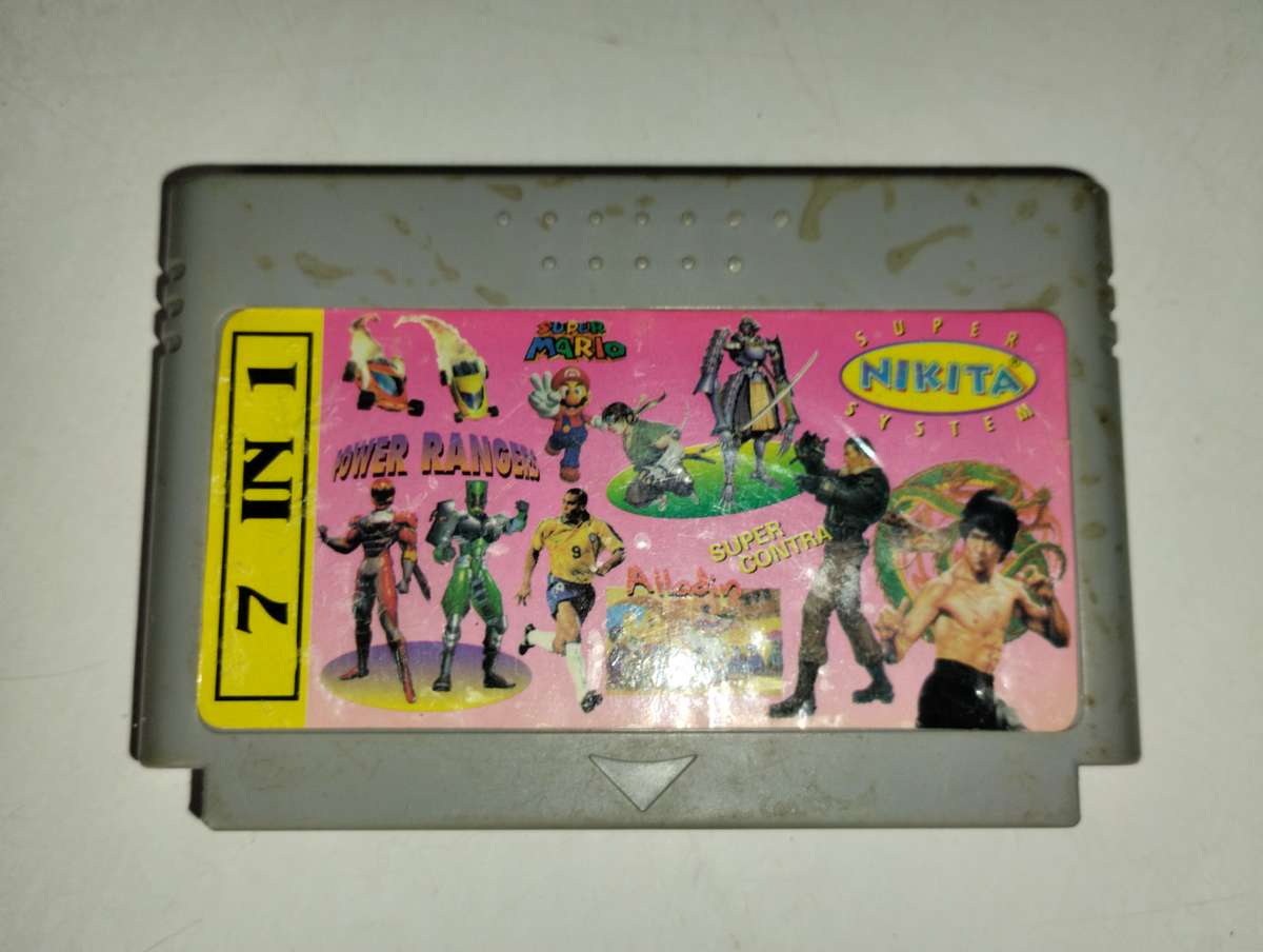 FAMICOM FAMICLONE TV Game Bundle