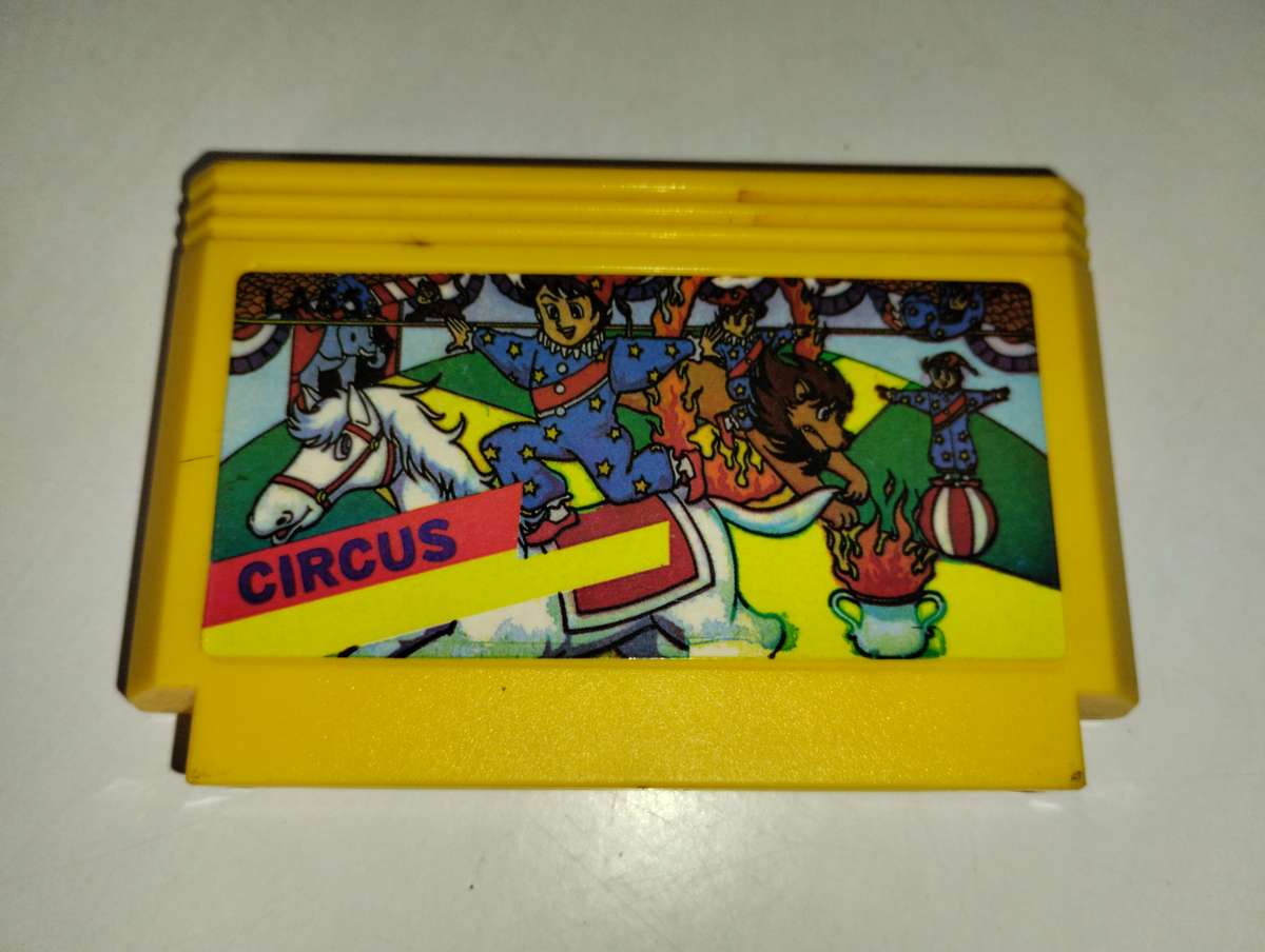 FAMICOM FAMICLONE TV Game Bundle