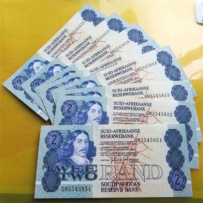 8 x De Kock R2 Notes Prefix GM in Sequence - Condition