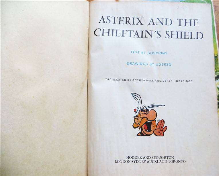 Asterix & the Chieftain's Shield - Comic Book - Goscinny & Uderzo - Water Damage Rescue