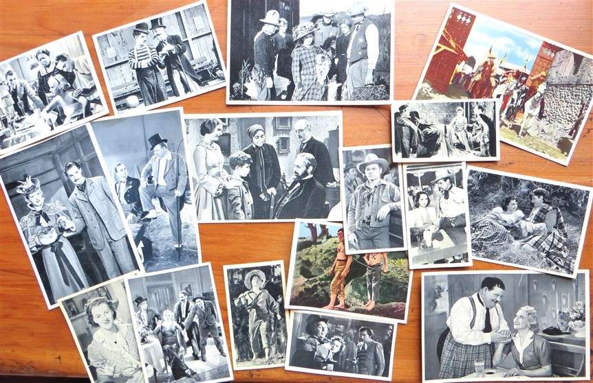 17 x Movies MAX Cigarette Cards - Movies- 1 Bid for All