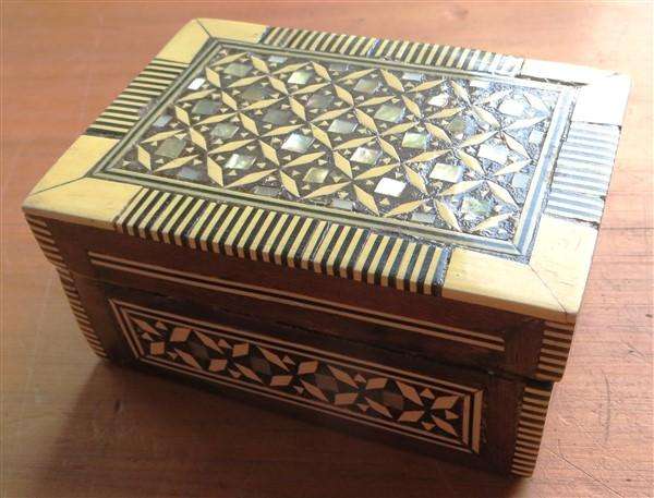 Small Marquetry & Mother of Pearly Inlay Box