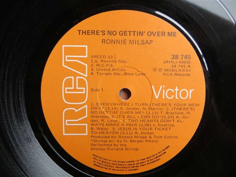Ronnie Milsap - There is no gettin' over me  - Vintage LP - VG