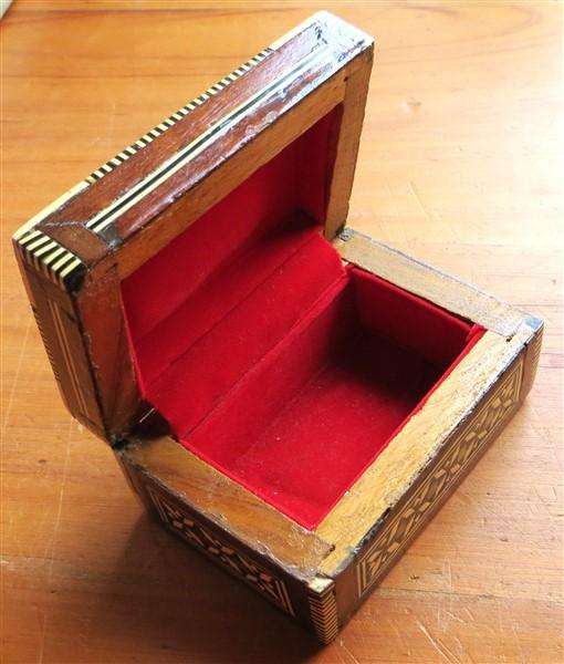 Small Marquetry & Mother of Pearly Inlay Box