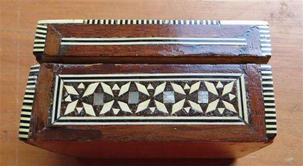 Small Marquetry & Mother of Pearly Inlay Box