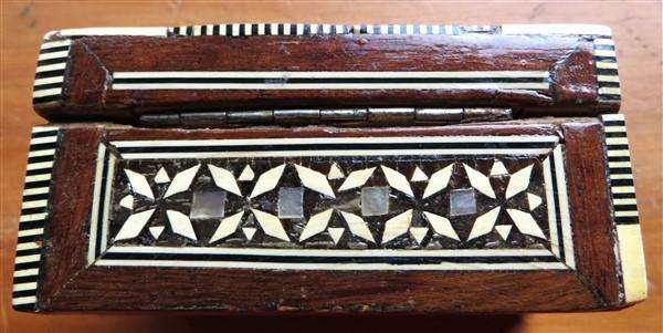 Small Marquetry & Mother of Pearly Inlay Box