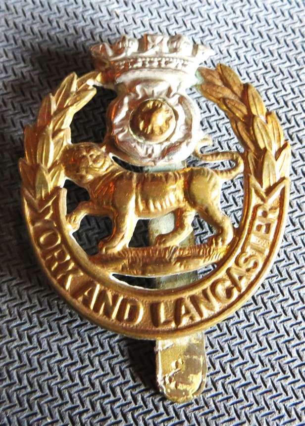 York & Lancaster Slider type Cap badge