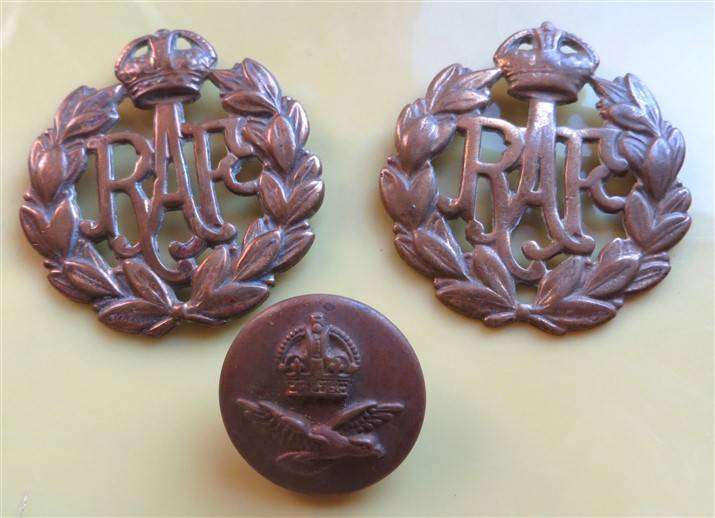 RAF Badges + Button - No Lugs