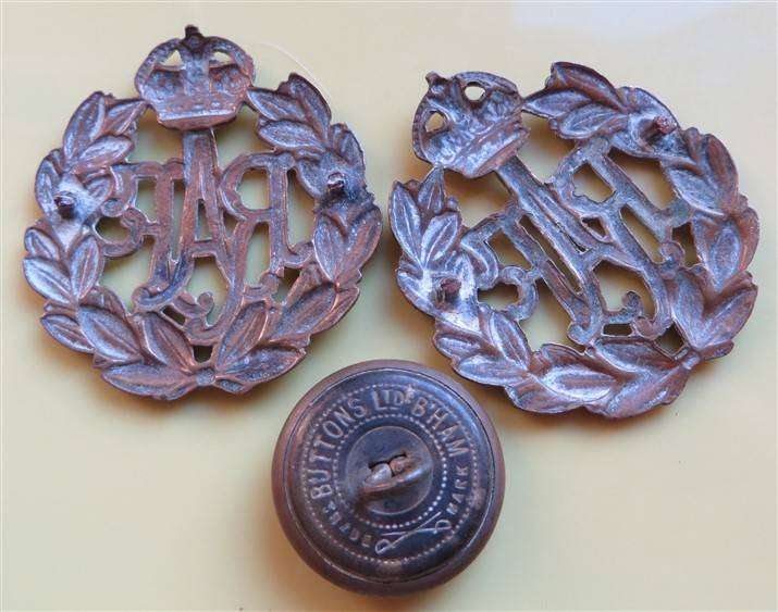 RAF Badges + Button - No Lugs