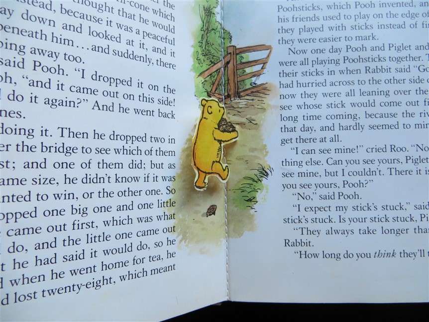 Pooh invents a new Game - A.A Milne POP UP Book