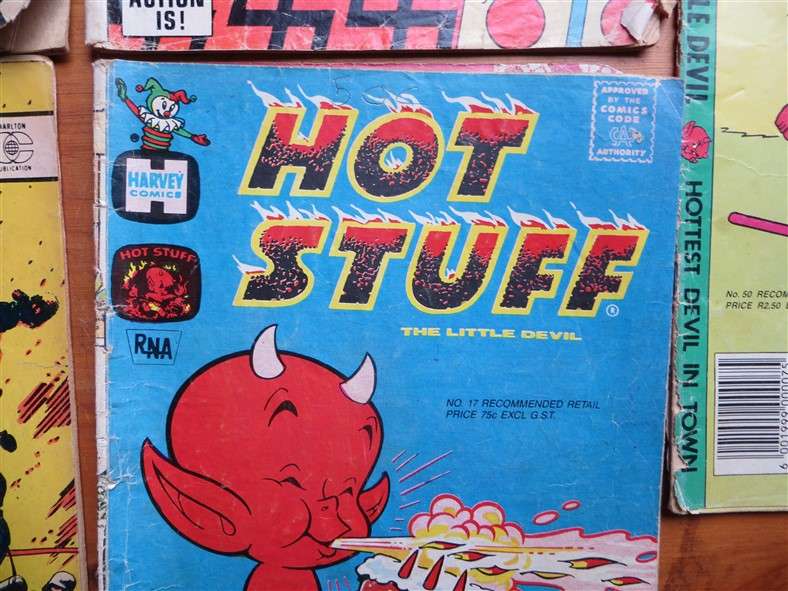 5 x Vintage Assorted Hot Stuff / War Comics Lot - 1 Bid for All