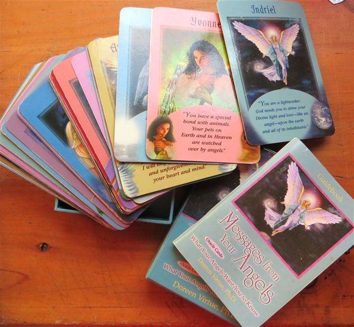 Messages from the Angels - Oracle Cards + Book /Guide + Box - Doreen Virtue