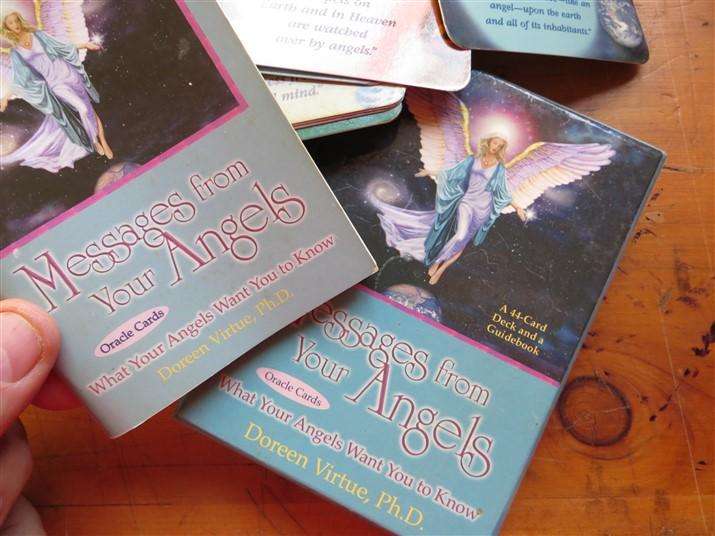 Messages from the Angels - Oracle Cards + Book /Guide + Box - Doreen Virtue