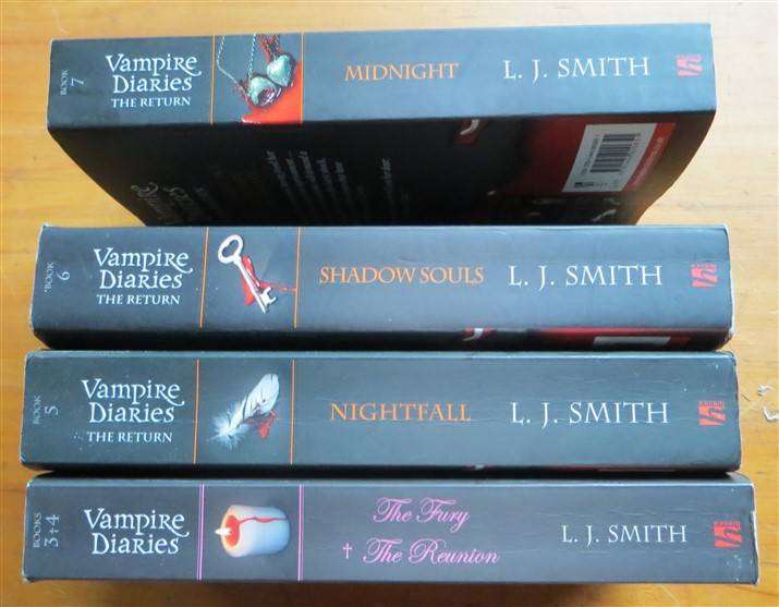 7 x Episodes Vampire Diaries in 5 x Books - L.J Smith