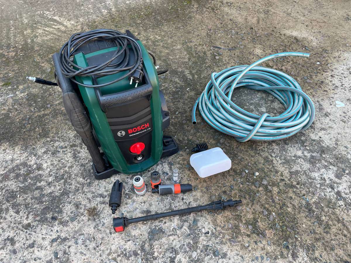 Bosch (1700W) high-pressure Washer + GARDENA 20 meters Hose