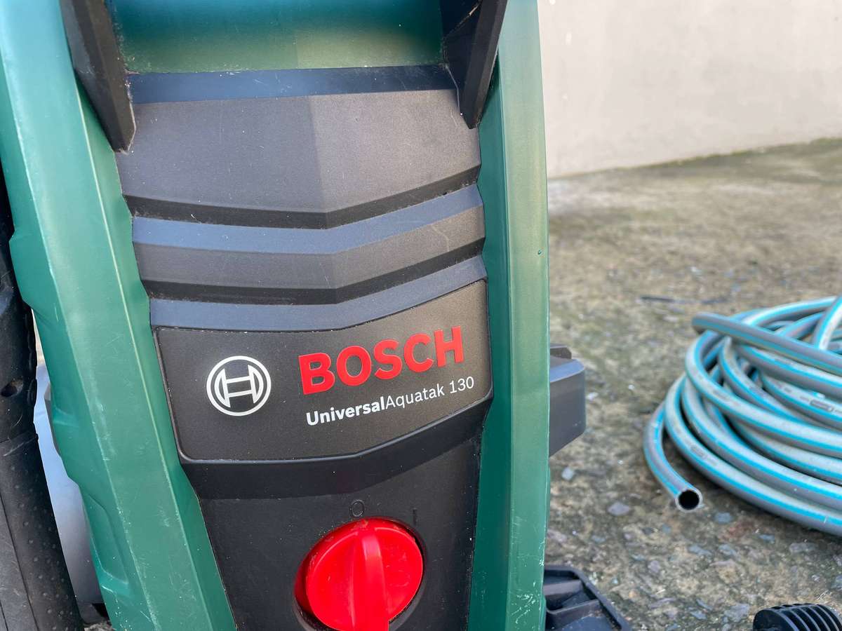 Bosch (1700W) high-pressure Washer + GARDENA 20 meters Hose
