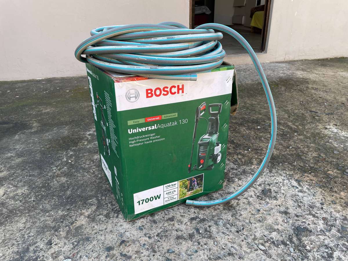 Bosch (1700W) high-pressure Washer + GARDENA 20 meters Hose