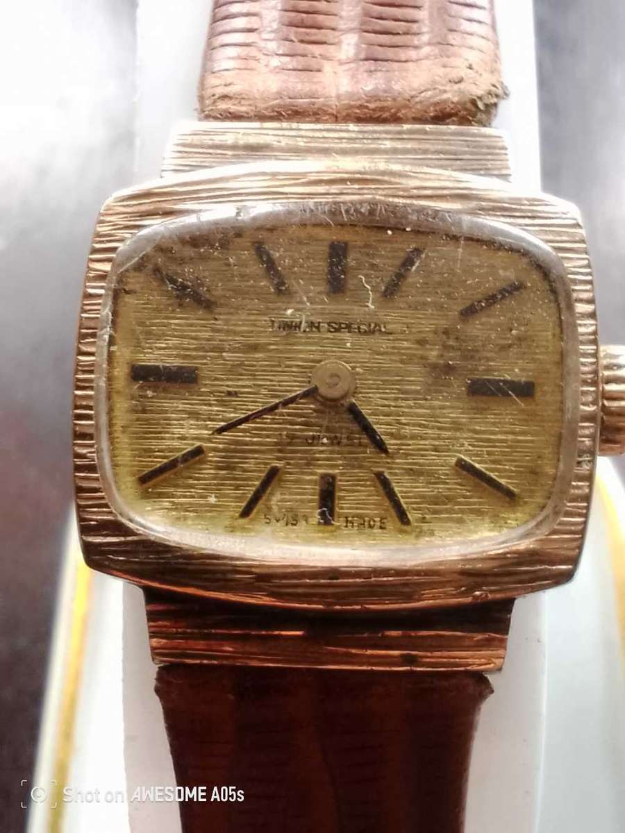 Bulova and Union female manual watches