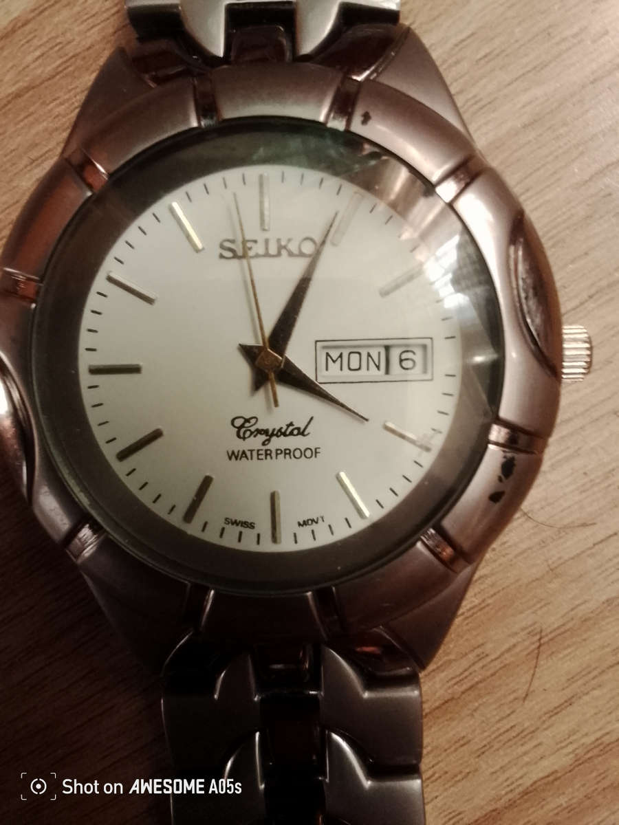 Seiko Crystal 40mm quartz