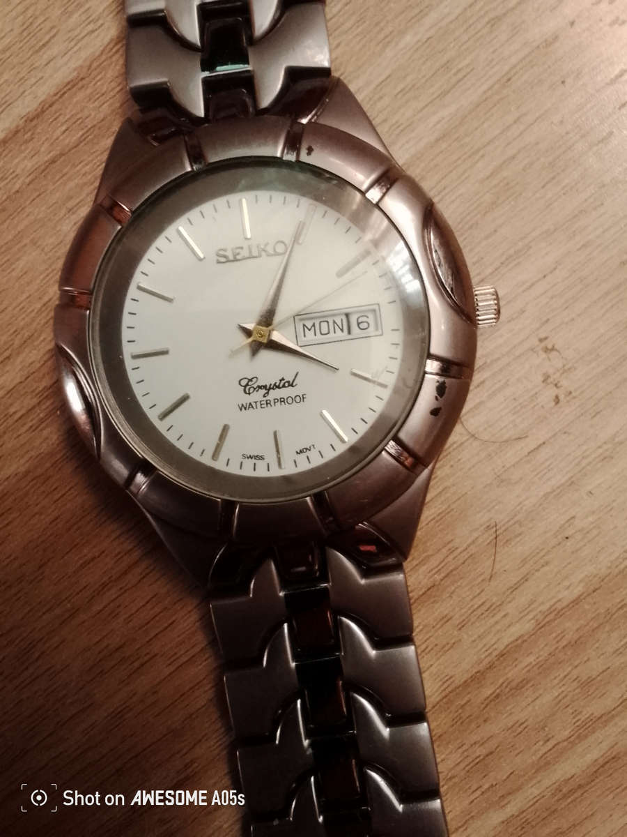 Seiko Crystal 40mm quartz