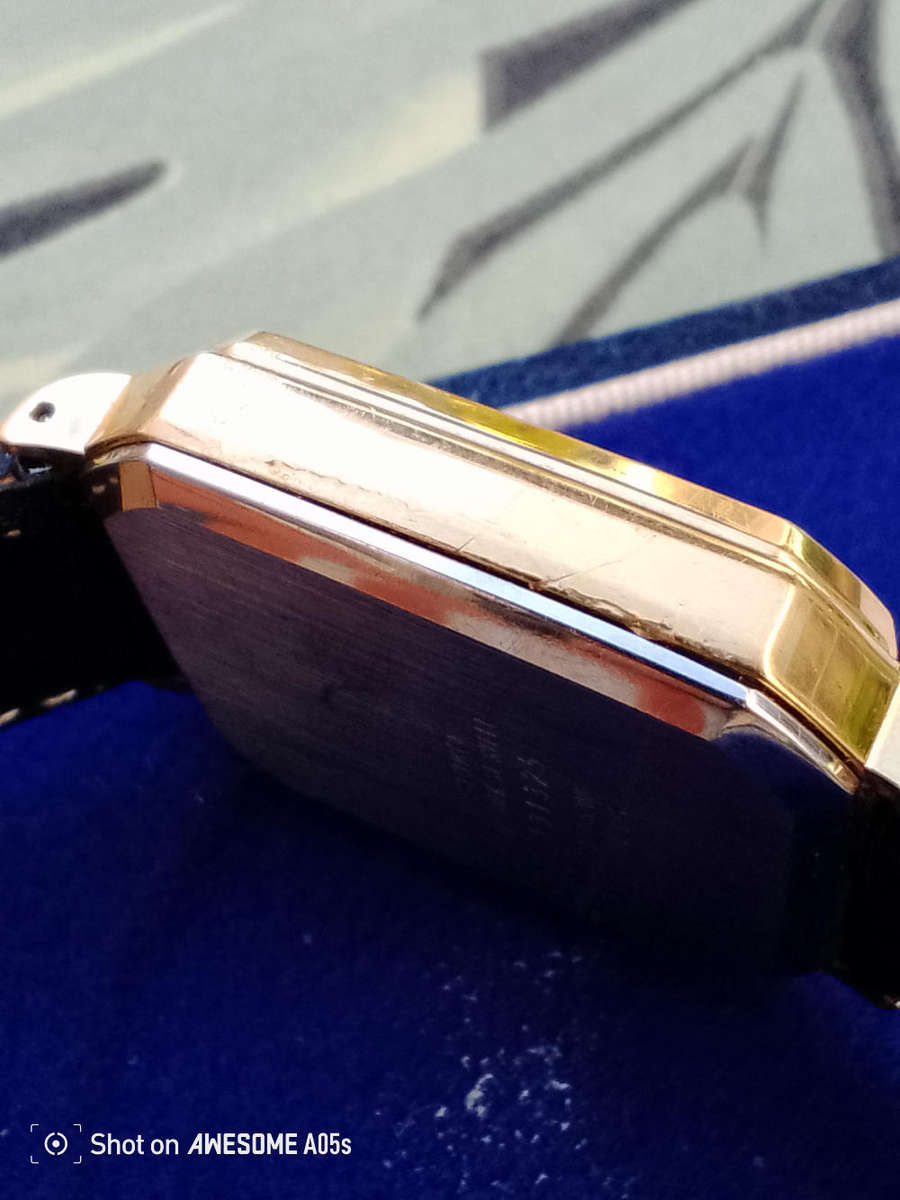 Seiko square quartz black dial