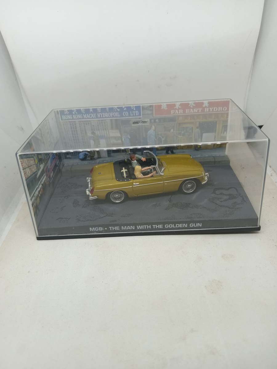 007 MGB - The man with the golden Gun -  scale 1/43. Sealed. with book