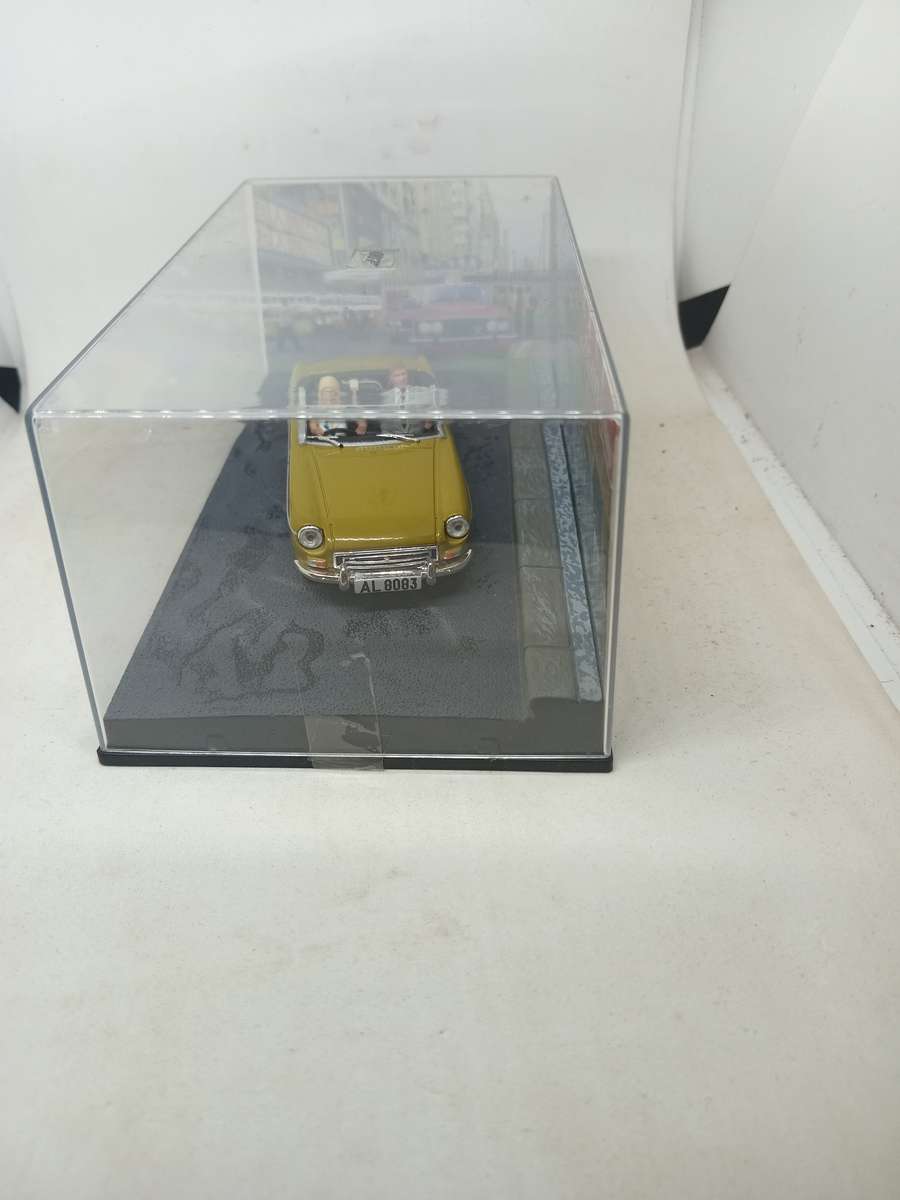 007 MGB - The man with the golden Gun -  scale 1/43. Sealed. with book