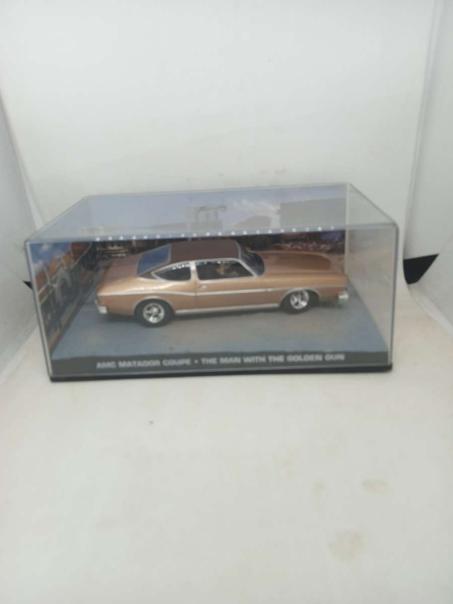 007 AMC Matador Coupe - The man with the golden gun -  scale 1/43. Sealed. with book