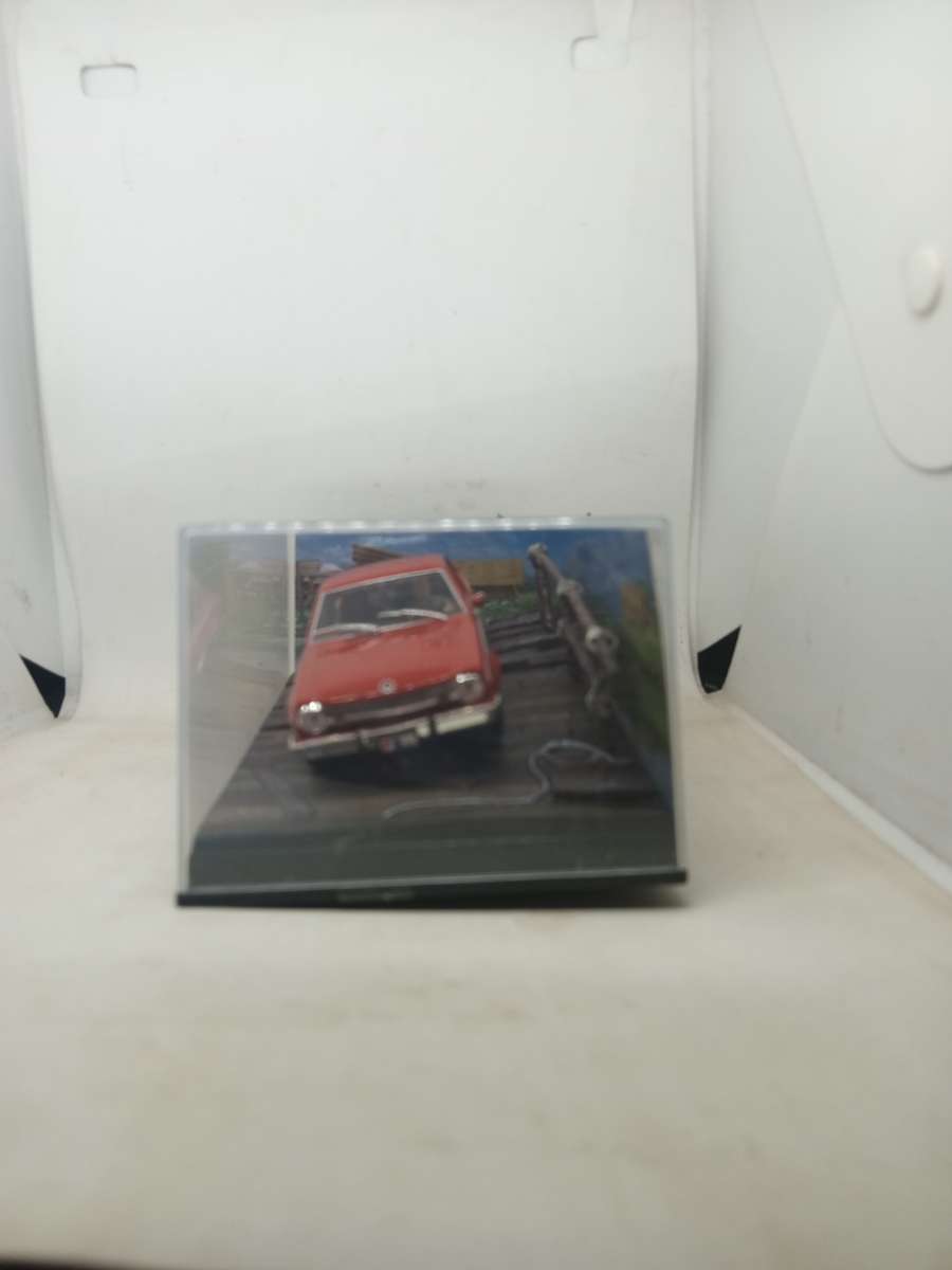 007 AMC Hornet - The man with the golden gun -  scale 1/43. Sealed. with book