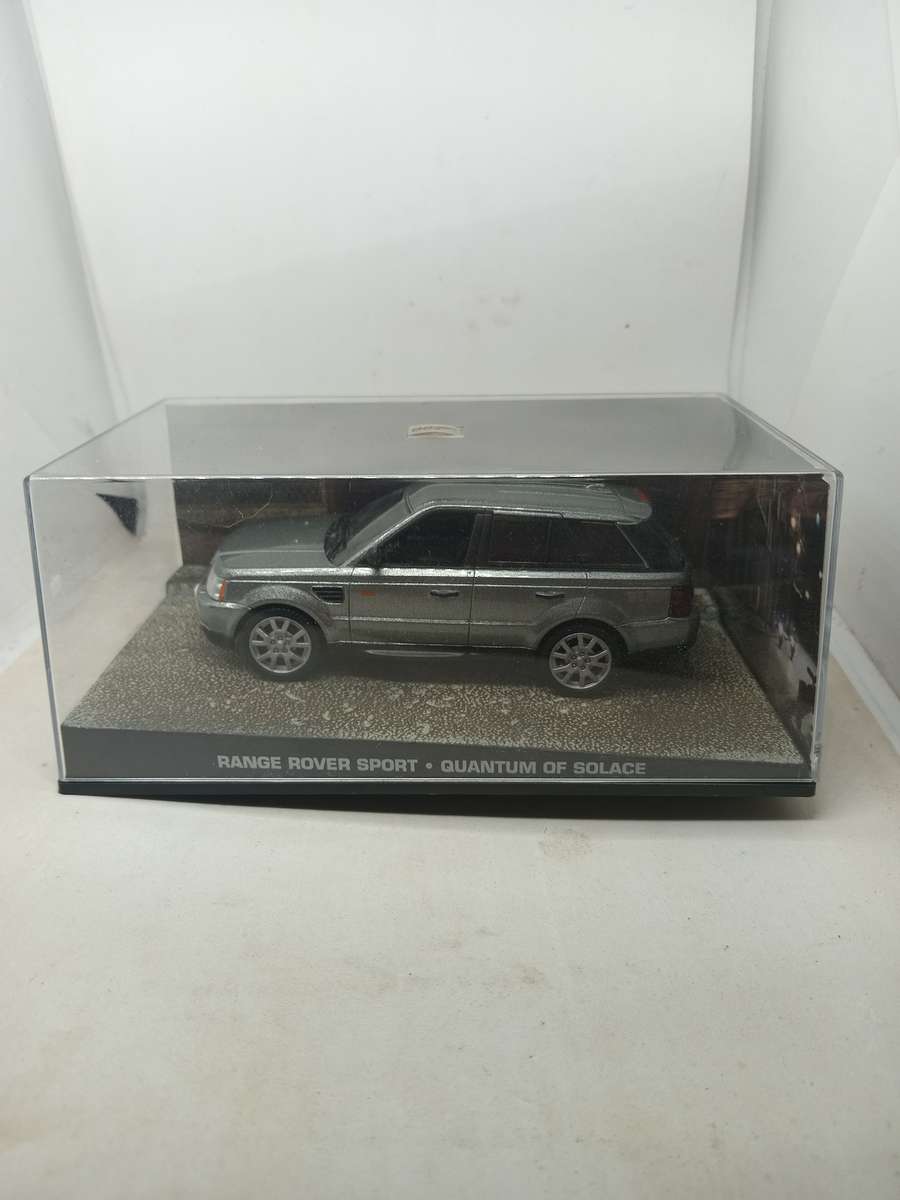 007 Range Rover Sport  - Quantum of Solace - scale 1/43. Sealed. With Book