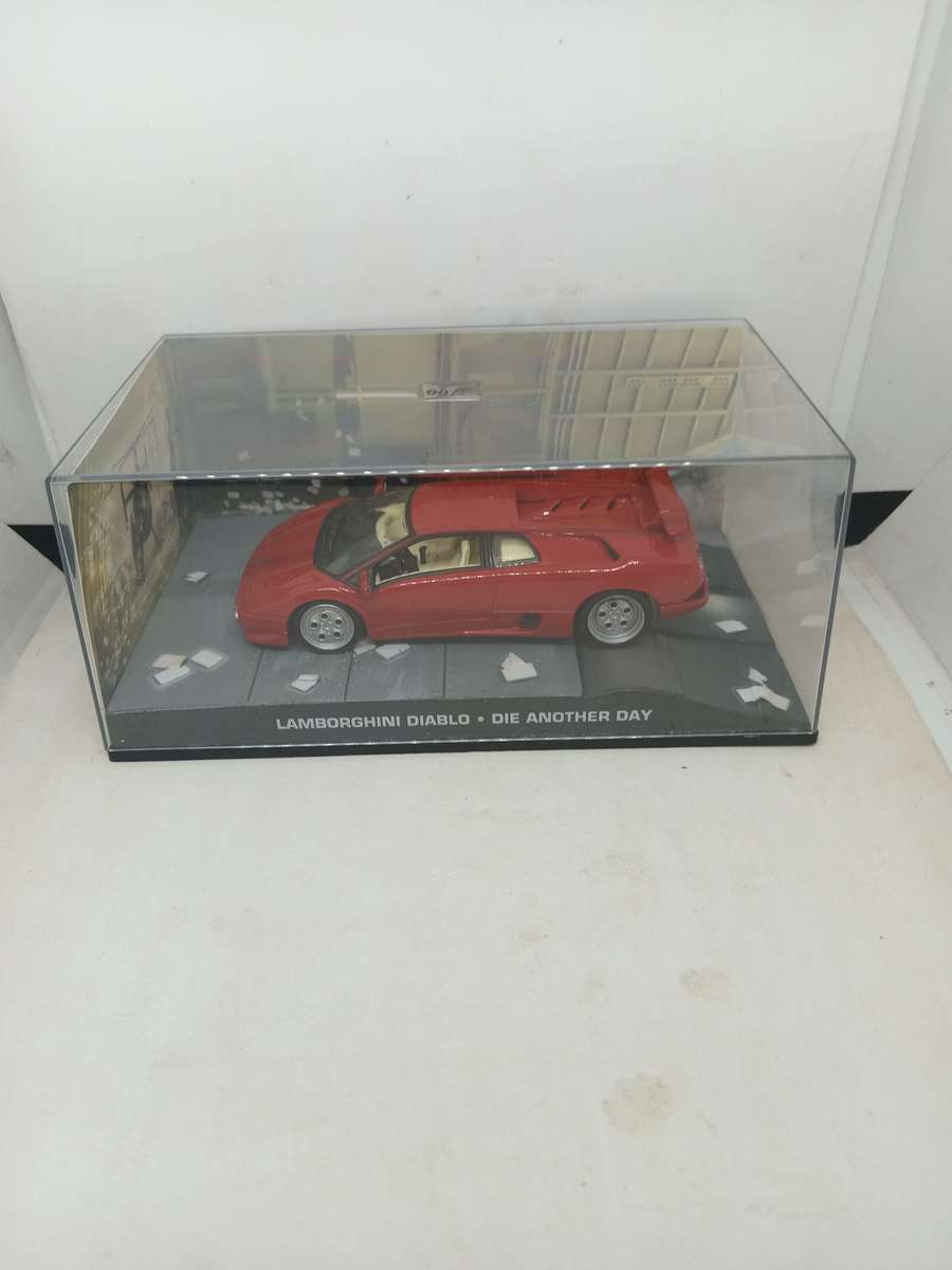 007 Lamborghini Diablo - Die another day - scale 1/43. Sealed. With Book