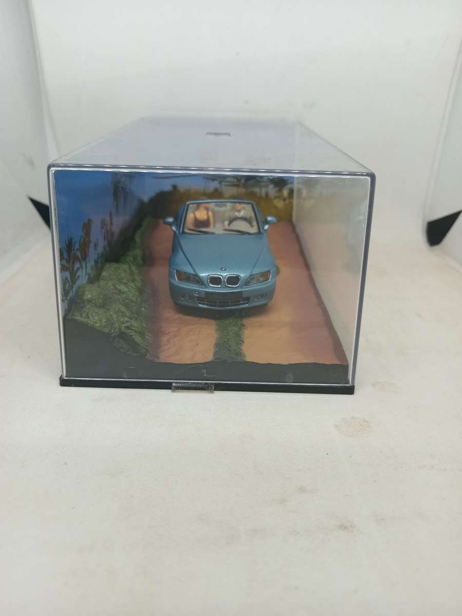 007 BMW Z3 - Goldeneye - scale 1/43. Sealed. With Book