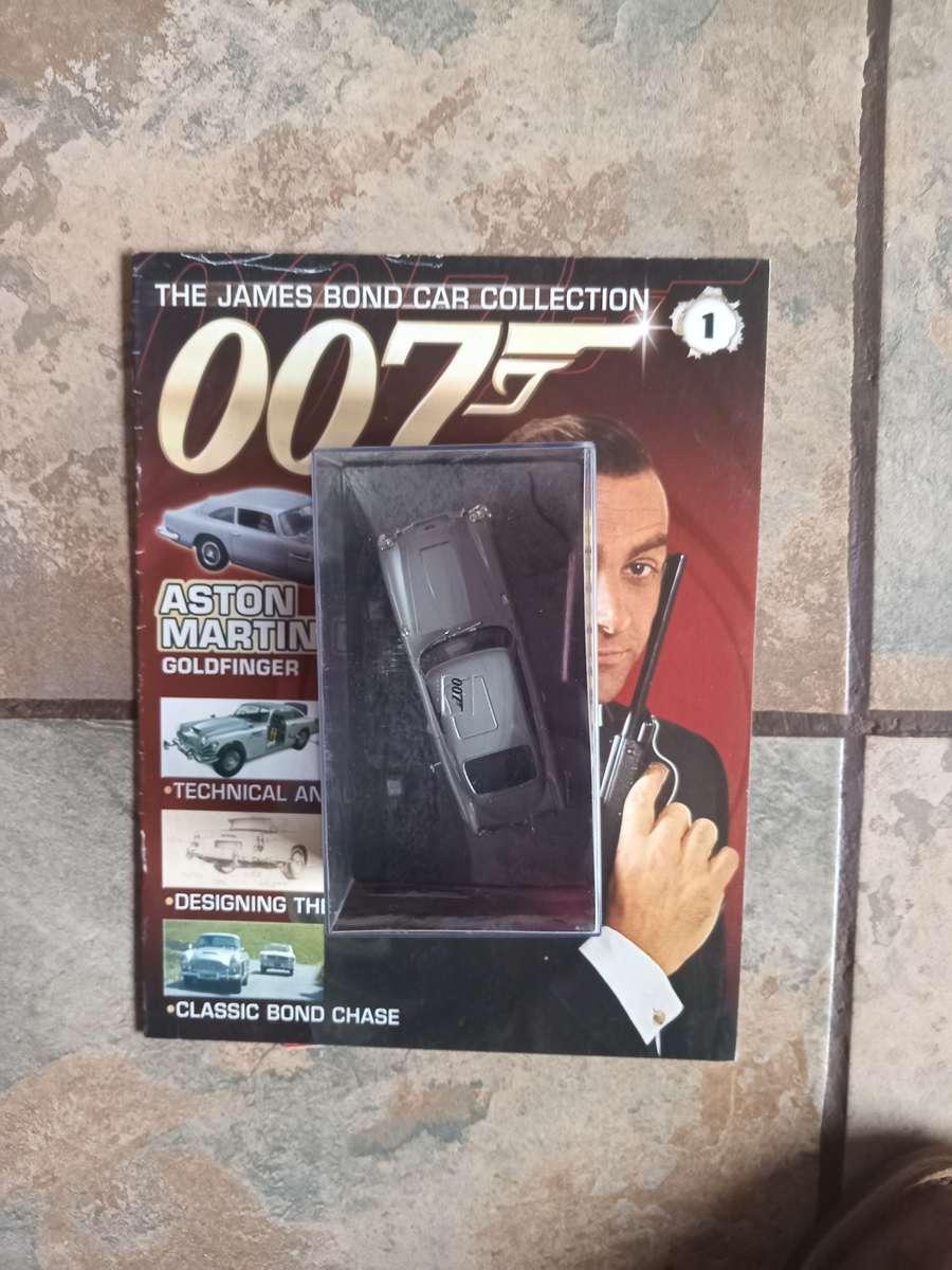 007 Aston Martin DB5 - Goldfinger - scale 1/43. Sealed. With Book