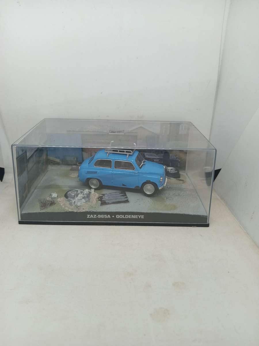 007 Zaz - 965A - Goldeneye - scale 1/43. Sealed. With Book